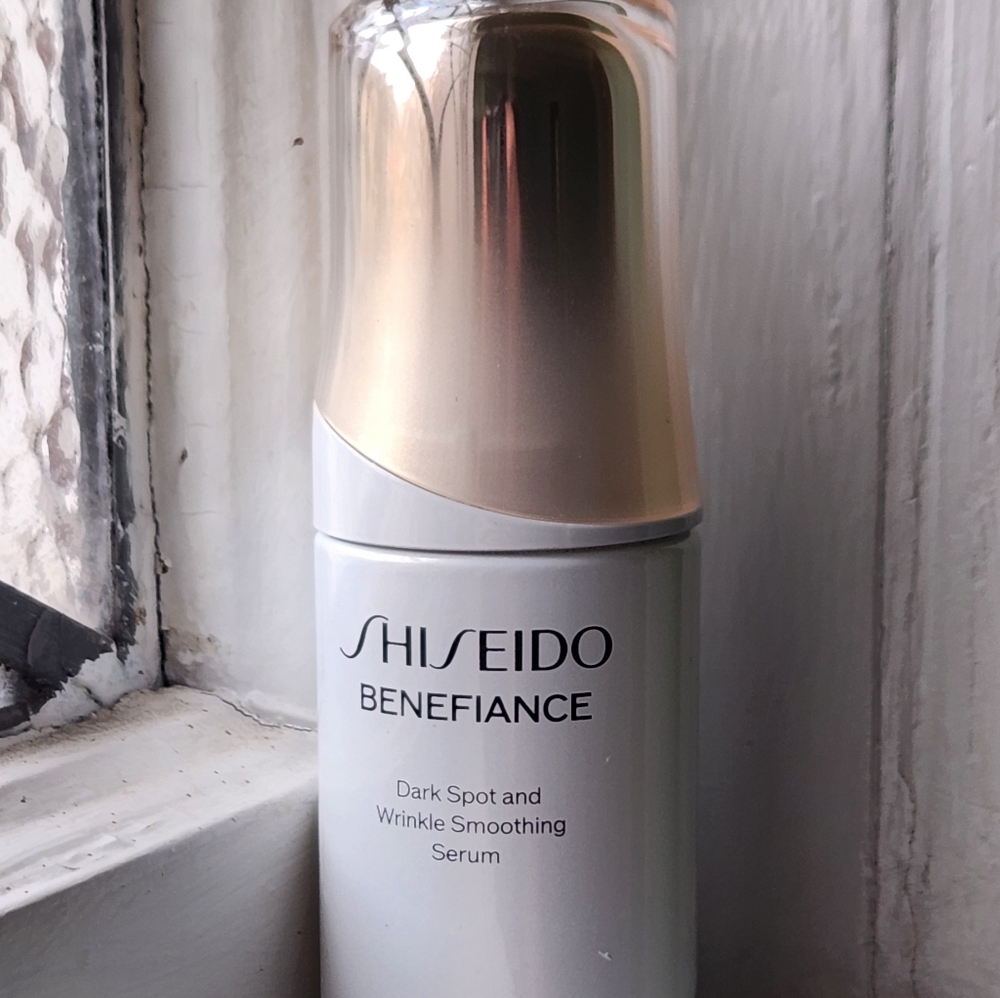 NIB SHISEIDO BENEFIANCE DARK SPOT AND WRINKLE SMOOTHING SERUM - Picture 12 of 14